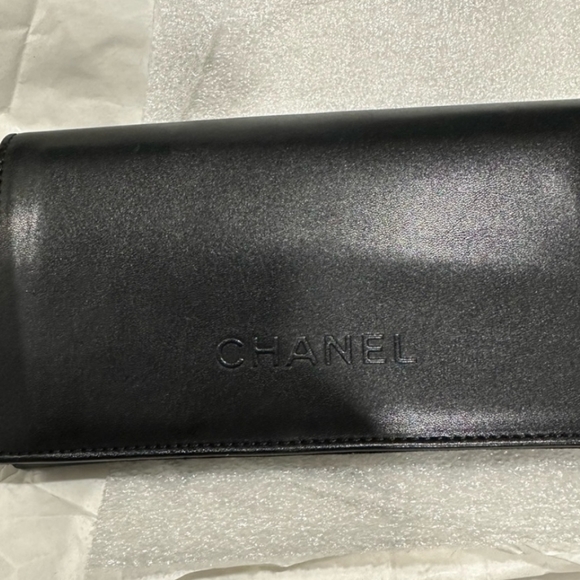 CHANEL Ref.5478 C501/S4, BLACK SUNGLASSES CHANEL HEART LOGO - Picture 15 of 15